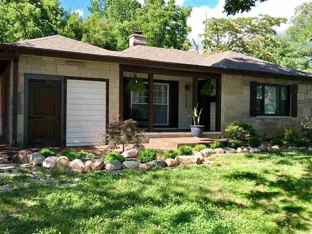 Photo - 1515 E Maxwell Ln