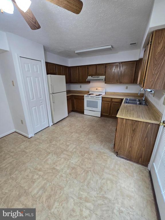 Photo - 6047 Sirenia Pl