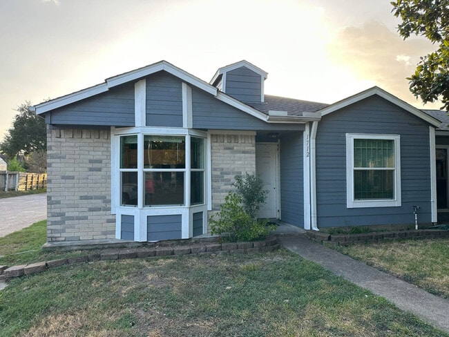 Photo - 1712 Harrison Ct