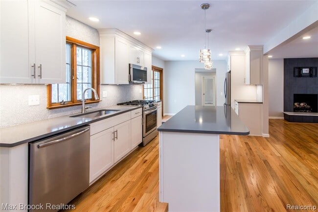 Photo - 31419 Sleepy Hollow Ln