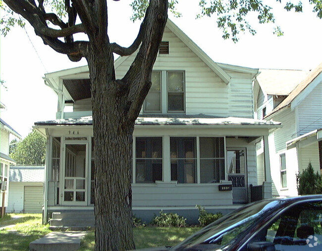 Building Photo - 946 Butler St Unit Upper Rental