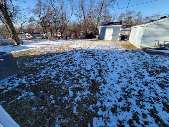 Photo - 4922 S Harrison St