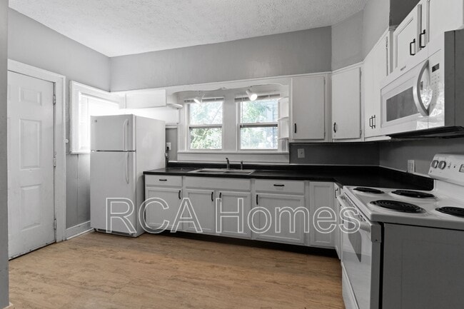 Photo - 2948 N Park Ave