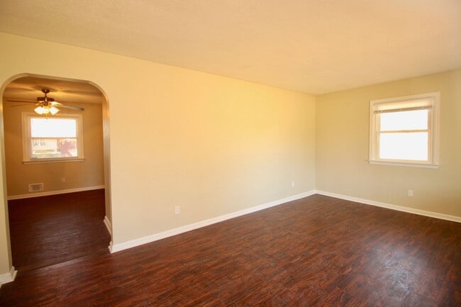 Photo - Super 3-brm stone ranch with basement in e...