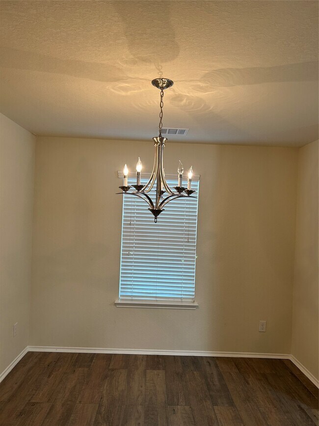 Photo - 5327 Stonegate Dr