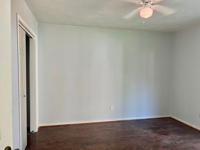 Photo - 2521 S Pearland Ave