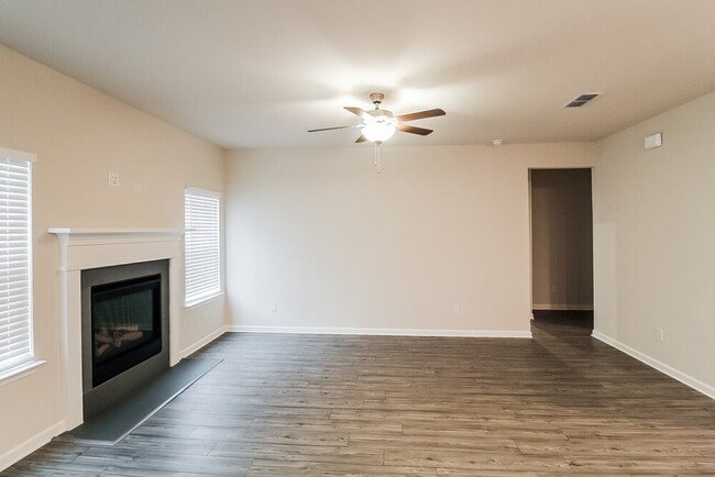 Photo - 859 Sara Mdw Rd