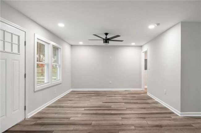 Photo - 1288 Lorenzo Dr SW