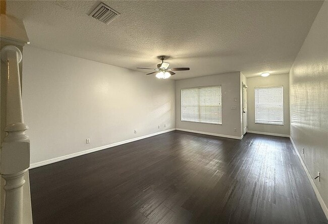 Photo - 254 Castlekeeper Pl