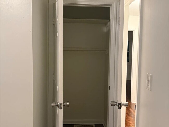 Photo - 331 Betsy Ave SW