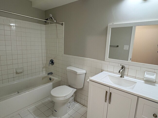 Photo - Renovated 3-Bedroom Apartment in Prime SE ... Unit B2