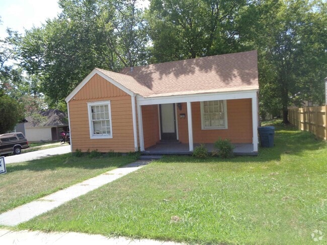 Building Photo - 920 S Elm St Rental