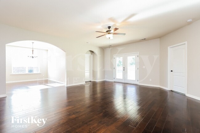 Photo - 831 Mesa Verde Pl