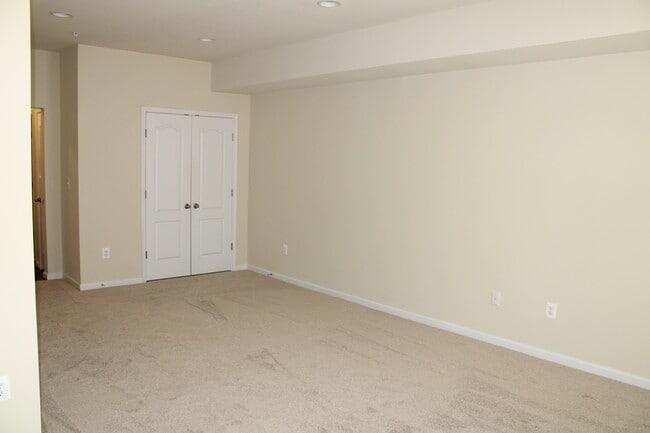 Photo - 829 Jarrett Ln