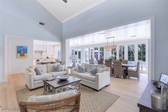 Photo - 154 4th Ave N