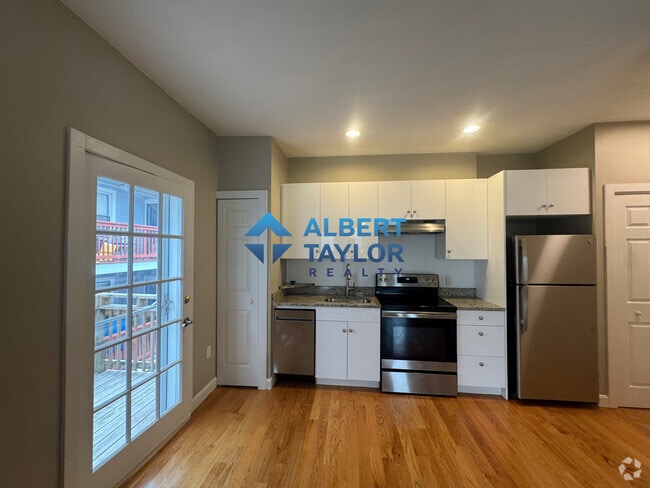 Building Photo - 1084 Dorchester Ave Unit 2 Rental