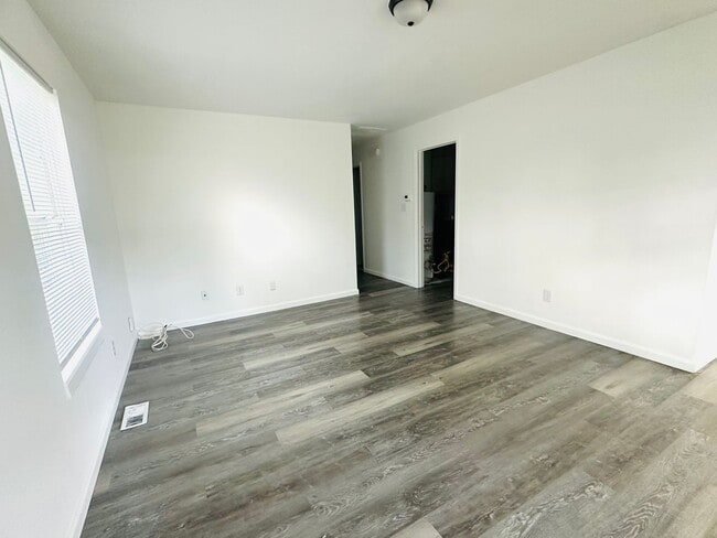 Photo - 746 Edgemont Ave