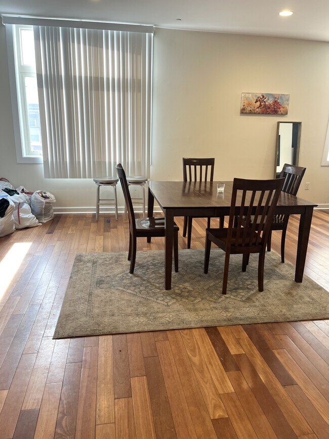 Photo - 1829 Vineyard St