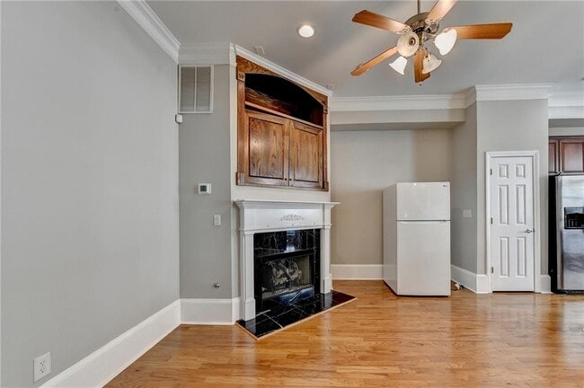 Photo - 813 Clifton Heights Ln NE
