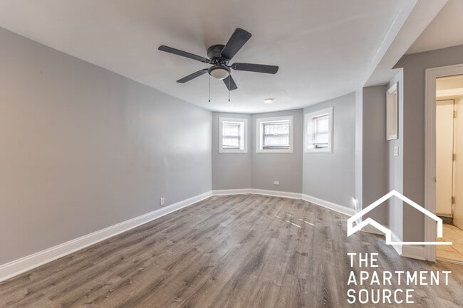 Photo - 906 W Montrose Ave Unit G