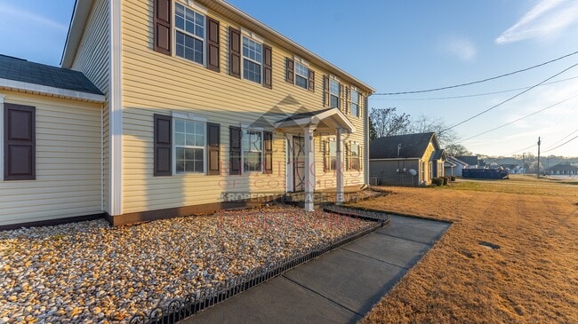 Photo - 19 Whippoorwill Ln