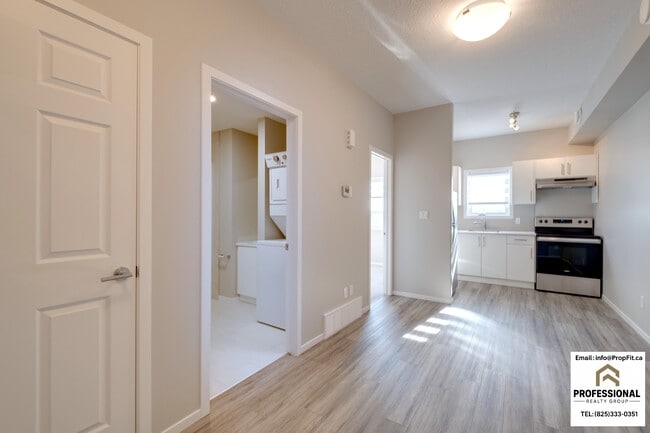 Building Photo - 6303-6366 66 St Unit Basement