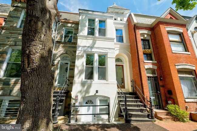 Photo - 1214 Linden Pl NE Townhome