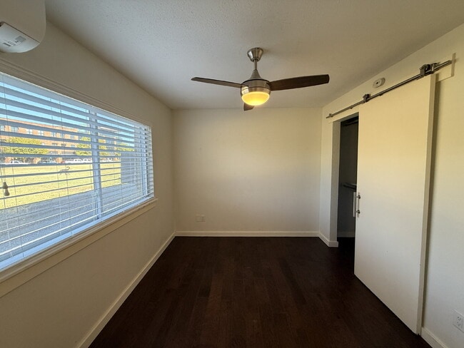 Photo - "Charming 1-Bedroom Retreat with Granite C... Unidad #2