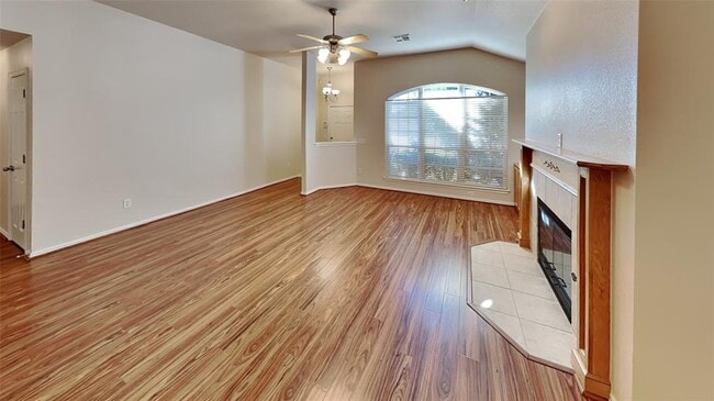 Photo - 21886 Pioneer Cir