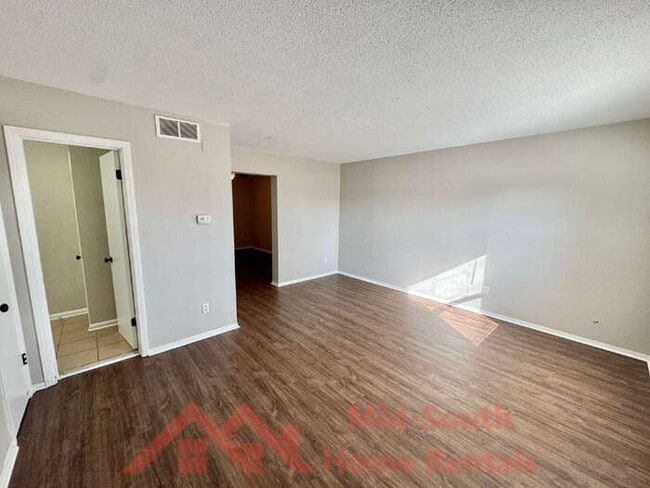 Photo - 1742 E Holmes Rd