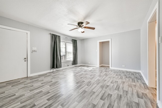 Building Photo - 1021 Maple St