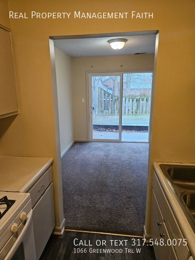 Photo - 1066 Greenwood Trail W Dr