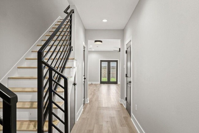 Photo - 2113 St Charles St