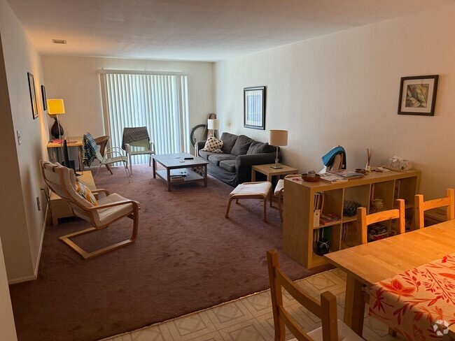 Building Photo - 1849 Maravilla Ave Unit A21 Rental