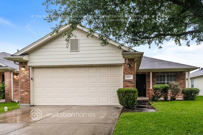 Building Photo - 8567 Chaletford Dr