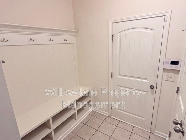 Photo - 535 Whitworth Ln