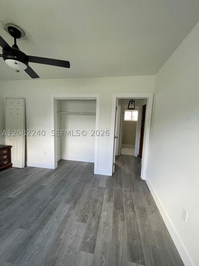 2142 NW 27th St