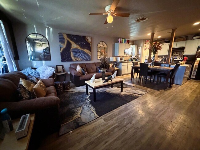 Photo - 2205 Cedar Ave