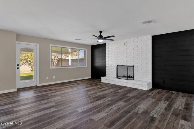 1134 E Loyola Dr