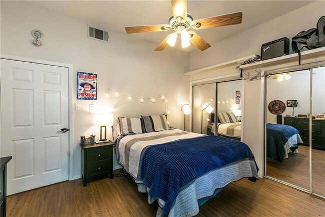 Photo - 807 W 25th St Unit 211