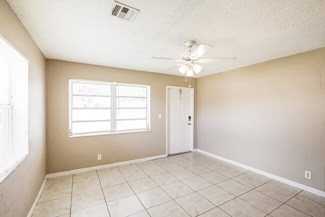 Photo - 3120 NW 5th Ct