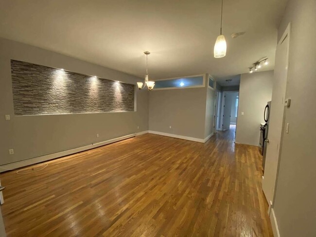 Photo - 43 Weirfield St Apartments Unit 2