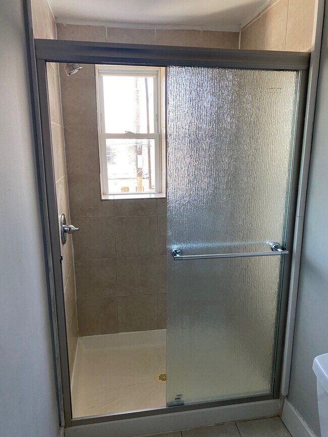 Photo - 1255 Sargeant St