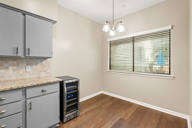 Photo - 1556 Prairie Grove Dr