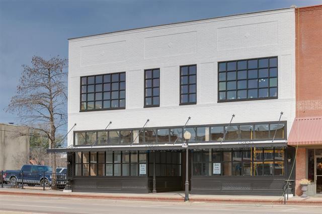 Building Photo - 115 E Moore Ave Rental