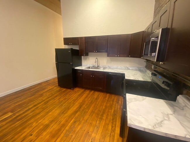 Building Photo - Palace Hotel 104 Unit PH 104