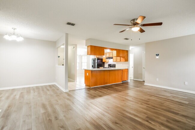 Photo - 2643 Pinewood Blvd E