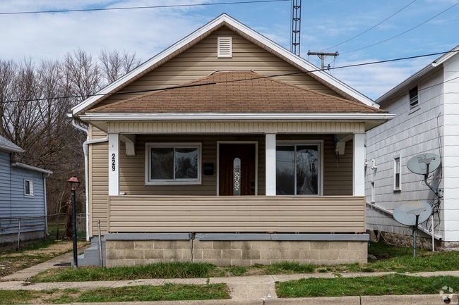 Building Photo - 229 1st St Rental