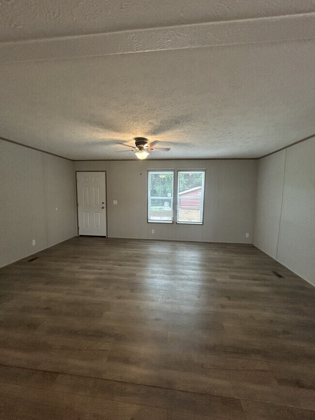 Photo - 206 Angel Ct