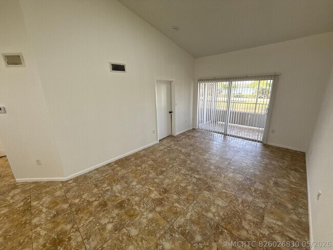 Photo - 2851 N Oakland Forest Dr Unit 307